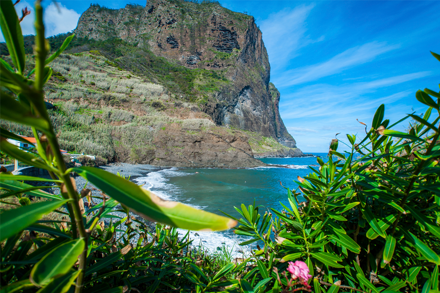 De indrukwekkende kliffen van Madeira