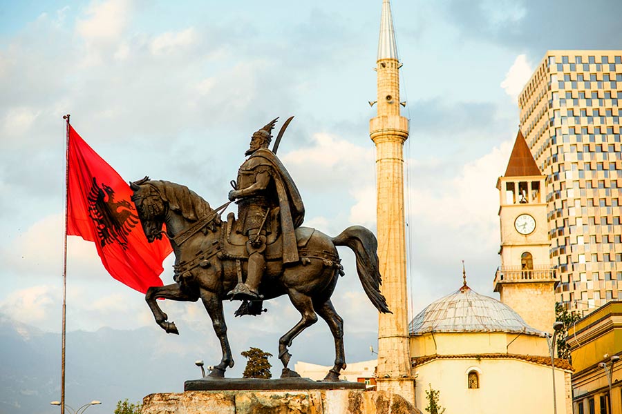 Skanderbeg-standbeeld in Tirana